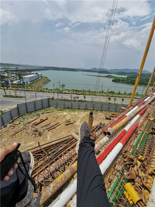 泊头市作业中发生设备损坏或人员意外，责任怎么划分？