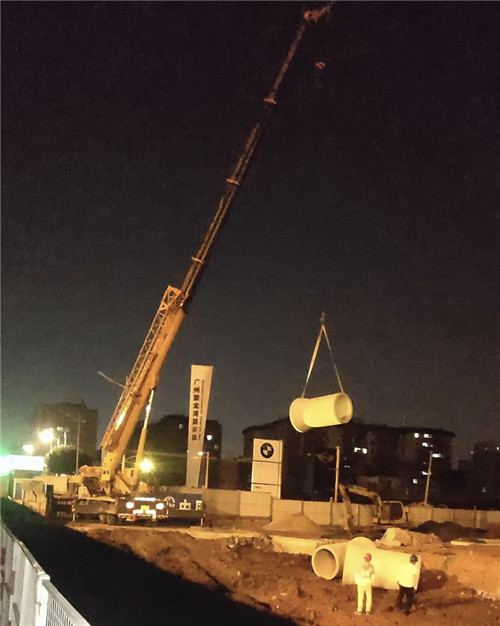 泊头市“弯臂矫正”—— 吊车的 “形变补偿” 技术