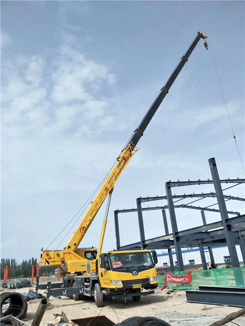 泊头市超高层建筑钢结构吊装案例